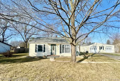 4036 W Wilson Rd, Vienna, MI 48420