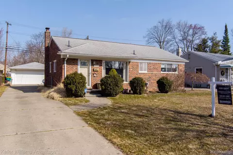 32260 Marblehead Rd, Farmington, MI 48336