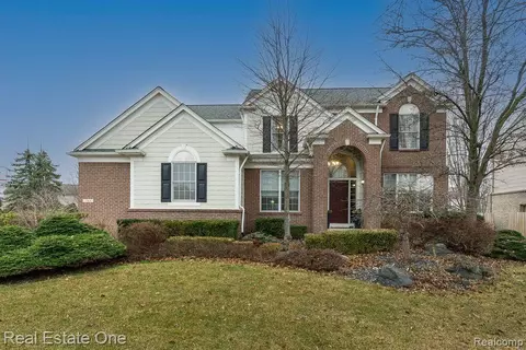 743 Caribou Crt Ct, Rochester, MI 48307
