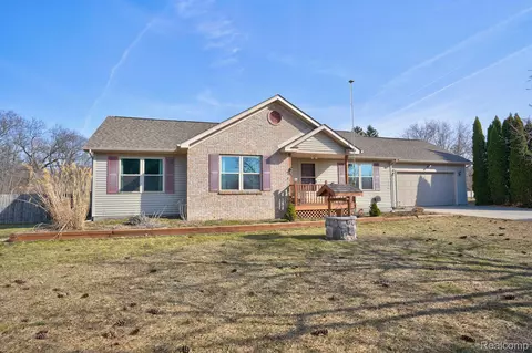 2198 Russell Ln, Oregon, MI 48446