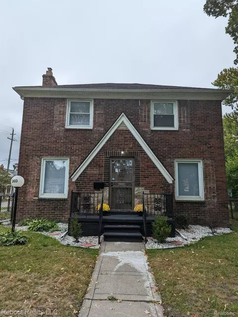 203 Riverside Dr, Detroit, MI 48215