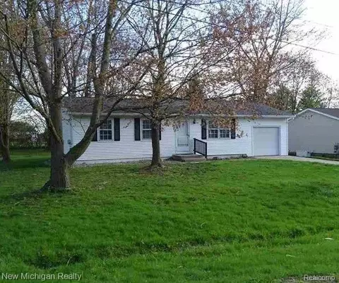 496 2nd St, Addison, MI 49220