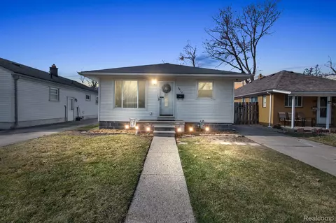 3912 Ziegler St, Dearborn Heights, MI 48125