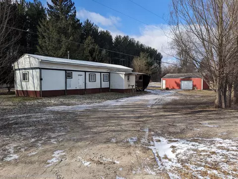 3980 Clifford Rd, Dayton, MI 48760