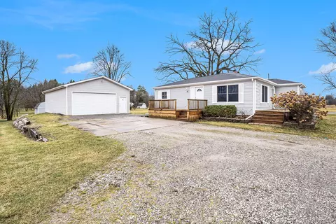 4035 Thompson Rd, Fenton, MI 48451