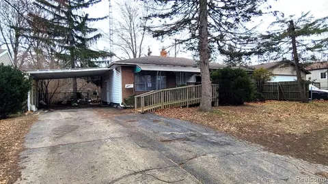 6050 Detroit St, Mount Morris, MI 48458