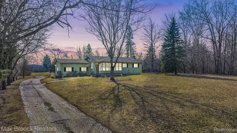 47707 9 Mile Rd, Northville, MI 48167