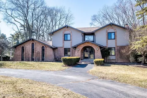60735 Mound Rd, Washington, MI 48094