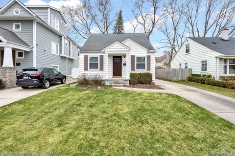 537 Bird Ave, Birmingham, MI 48009
