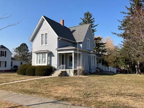 303 School St, Harbor Beach, MI 48441