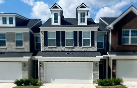 4124 Nottingham Cir, Independence, MI 48346
