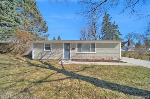 234 N Slater St, Lake Orion, MI 48362