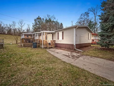 165 S Opdyke Lot 227 Rd, Auburn Hills, MI 48326