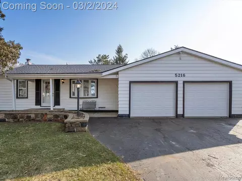 5216 Frankwill Ave, Clarkston, MI 48346