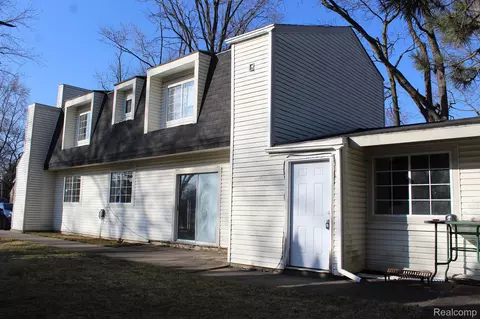 1039 Monica, Waterford, MI 48327