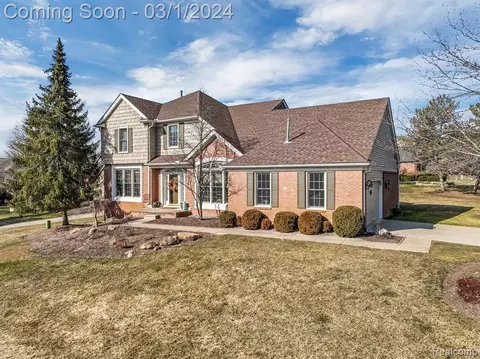 3720 Sunnyside Ct, Rochester, MI 48306