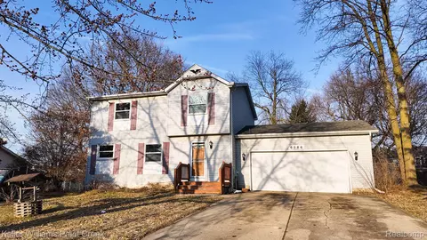 6586 Waldon Glens Crt Ct, Independence, MI 48346