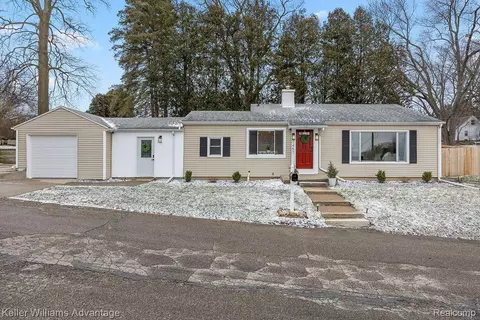 1457 Holborn Dr NW, Grand Rapids, MI 49504