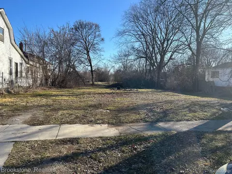 322 Prospect St, Pontiac, MI 48341