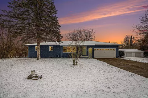 5530 Territorial Rd, Bainbridge, MI 49022