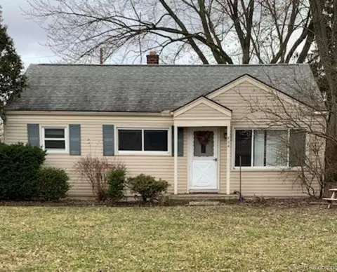 804 Robinwood Dr, Troy, MI 48083
