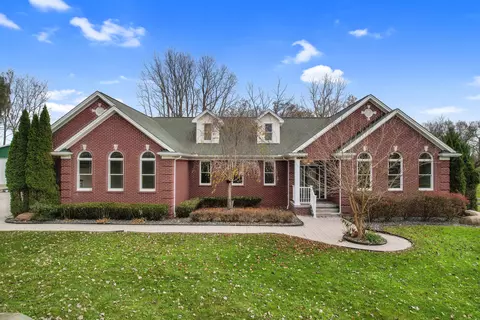 66020 Wolcott Rd, Ray, MI 48096