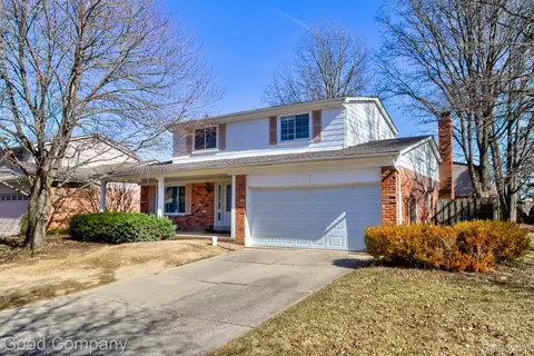3366 Harmony Dr, Troy, MI 48083 photo 1
