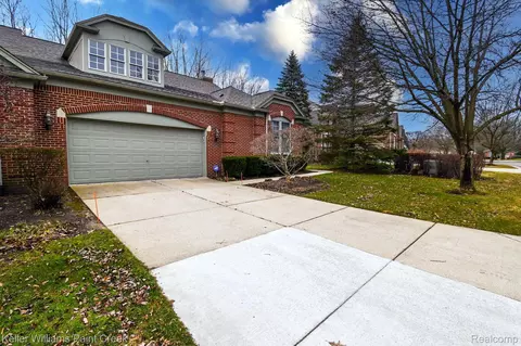 3663 Tremonte Cir S, Oakland, MI 48306