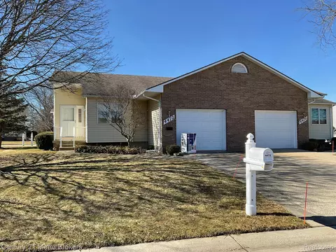 4472 Colony Crt Ct #19, Swartz Creek, MI 48473