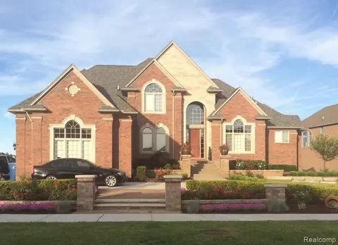 62596 Morningside Dr, Washington, MI 48094