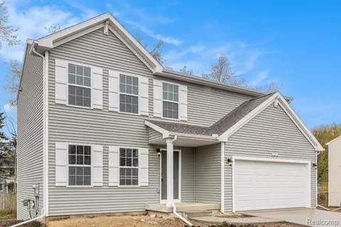 7062 Primrose Ln, Grand Blanc, MI 48439