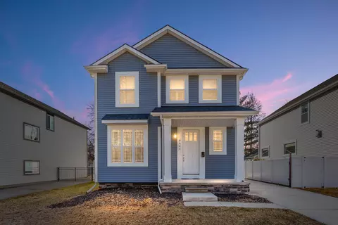 8441 Kenberton Dr, Oak Park, MI 48237