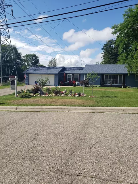 941 E Northfield Ave, Pontiac, MI 48340