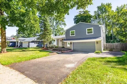 1019 S Glenhurst Dr, Birmingham, MI 48009