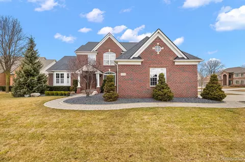 22373 Ermington, Macomb, MI 48044