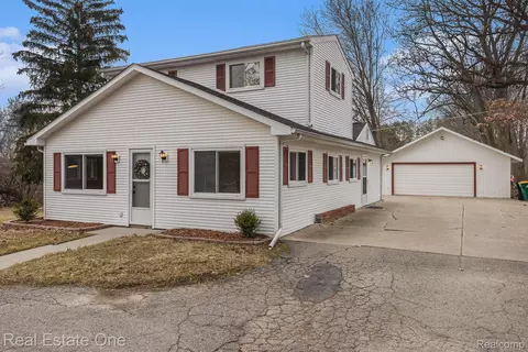 28615 Rollcrest Rd, Farmington Hills, MI 48334