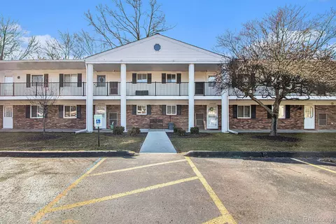 42575 Plymouth Hollow Dr #24, Plymouth, MI 48170