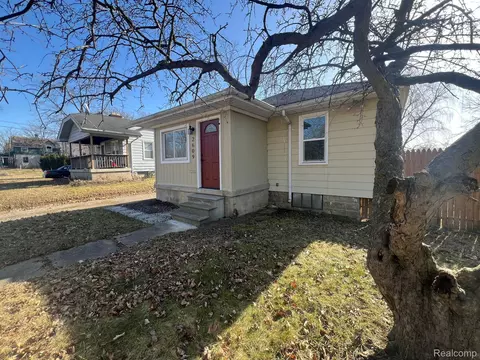 2609 Flushing Rd, Flint, MI 48504
