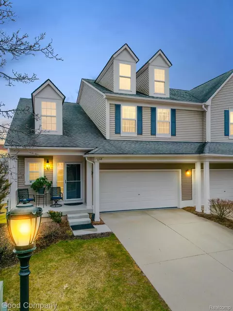 698 W W Blf, Rochester Hills, MI 48307