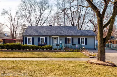 12971 W 9 Mile Rd, Oak Park, MI 48237