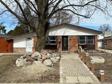 20924 Mary St, Taylor, MI 48180