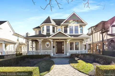 440 Catalpa Dr, Birmingham, MI 48009