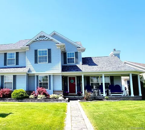 4566 Pheasant Run Ln, Newport, MI 48166