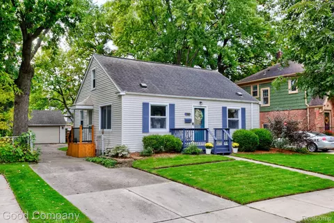 74 Devonshire Rd, Pleasant Ridge, MI 48069
