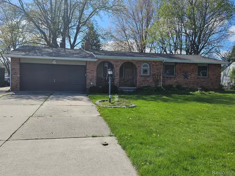 2273 Popplewood Crt Ct N, Davison, MI 48423