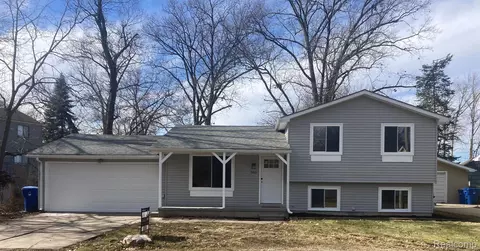 940 Marvell, Waterford, MI 48327