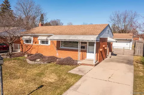 29476 Brown Crt Ct, Garden City, MI 48135