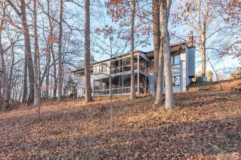 11240 Trinkle Rd, Lima, MI 48130