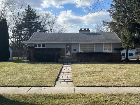 31345 York, Fraser, MI 48026