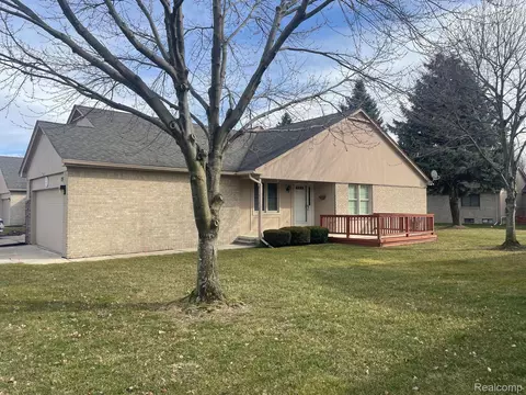 23568 Northport Dr, Clinton Township, MI 48036
